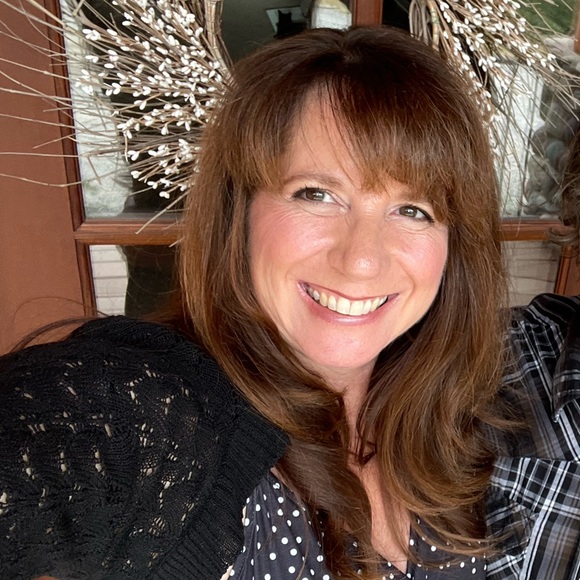 Meet your Posher, Rachel - Picture 1 of 1